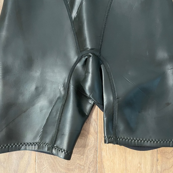 Excellent Condition Women's Long Sleeve Wetsuit - Picture 5 of 12